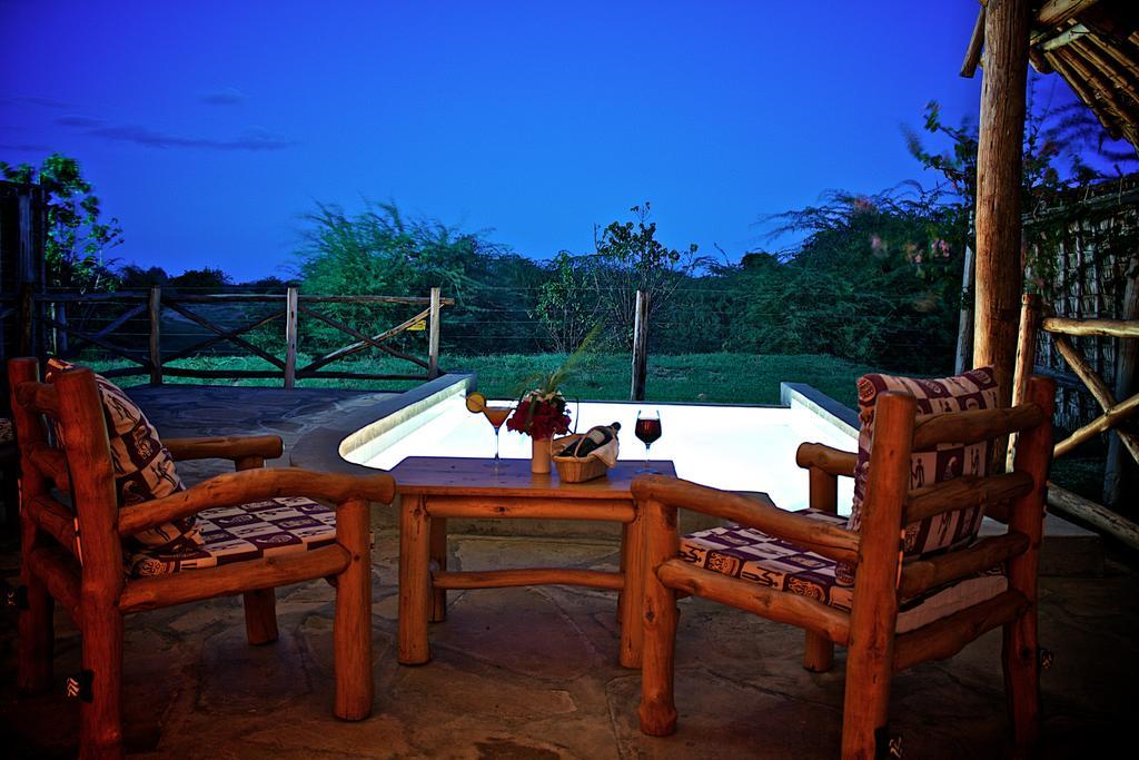 Hotel Manyatta Camp Voi Exterior foto