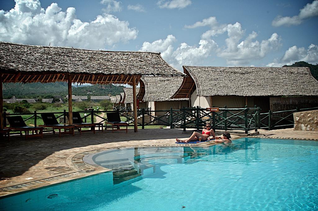 Hotel Manyatta Camp Voi Exterior foto